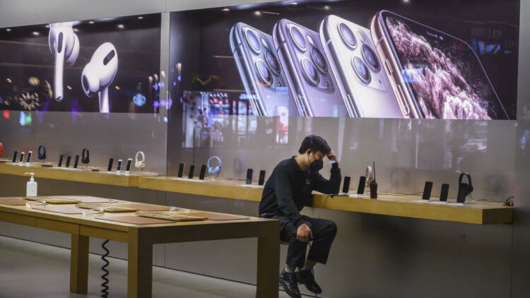 Apple закрыла все Apple Store в Китае из-за коронавируса. Но это ещё не всё. Фото.
