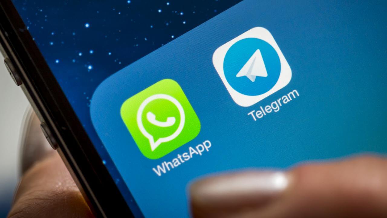 Как отправить сообщение в WhatsApp или Telegram голосом на iOS