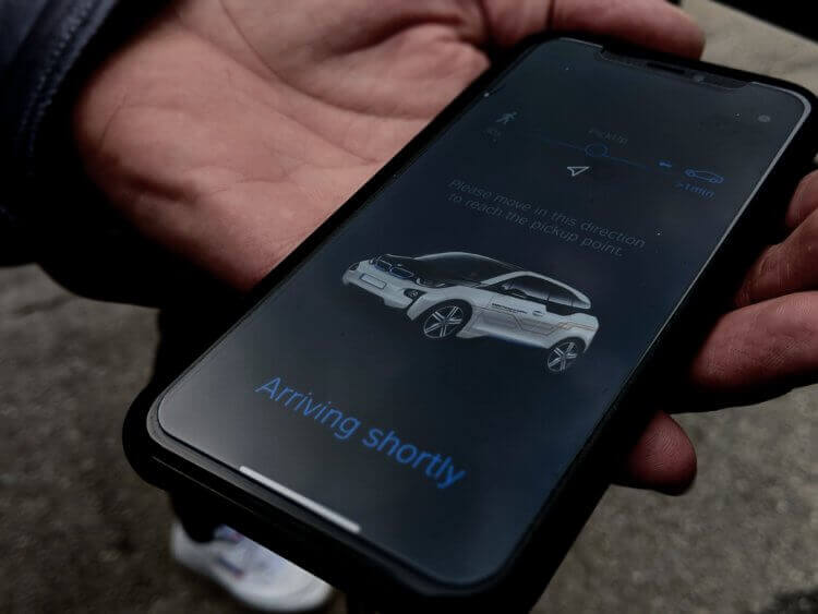 Как работает CarKey. CarKey позволит открывать автомобили и заводить их с iPhone. Как работает CarKey. CarKey позволит открывать автомобили и заводить их с iPhone. Фото.