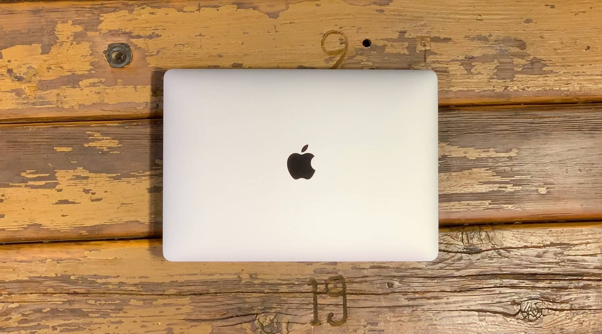 Apple на карантине. MacBook Air 2020 запустили уже на карантине, но он все равно хорош. Apple на карантине. MacBook Air 2020 запустили уже на карантине, но он все равно хорош. Фото.