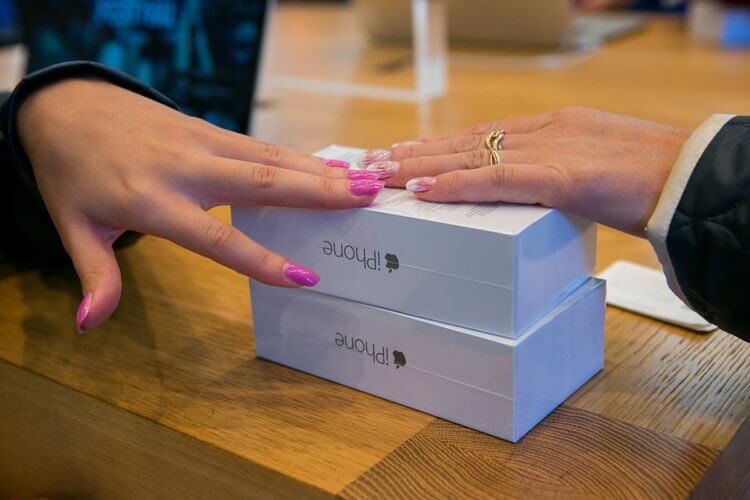 Где сейчас в России можно купить iPhone со скидкой. Фото.