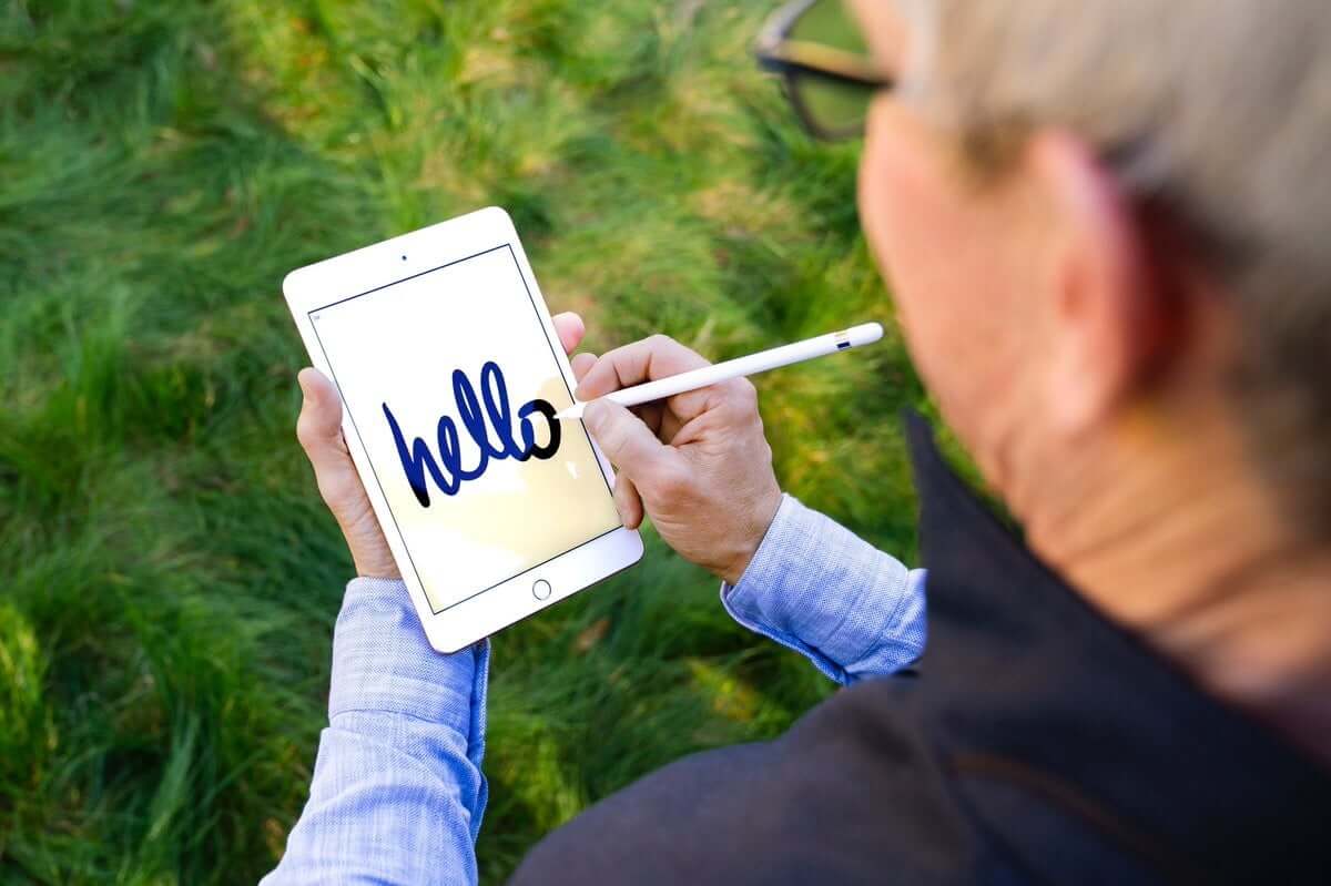 Какой iPad лучше купить. Вот так оригинально Тим Кук «представил» в свое время iPad mini 5. Какой iPad лучше купить. Вот так оригинально Тим Кук «представил» в свое время iPad mini 5. Фото.