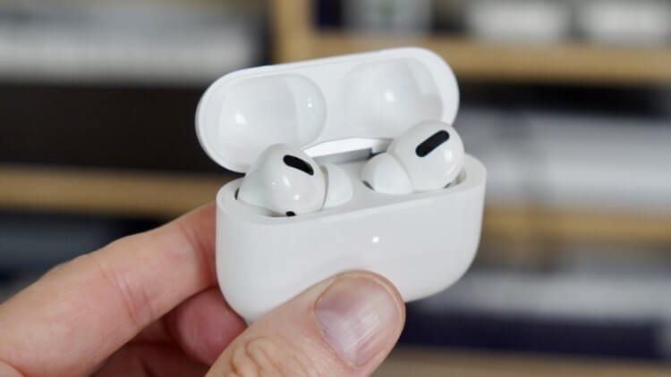 5 крутых фишек, которые AirPods получат с выходом iOS 14. Фото.