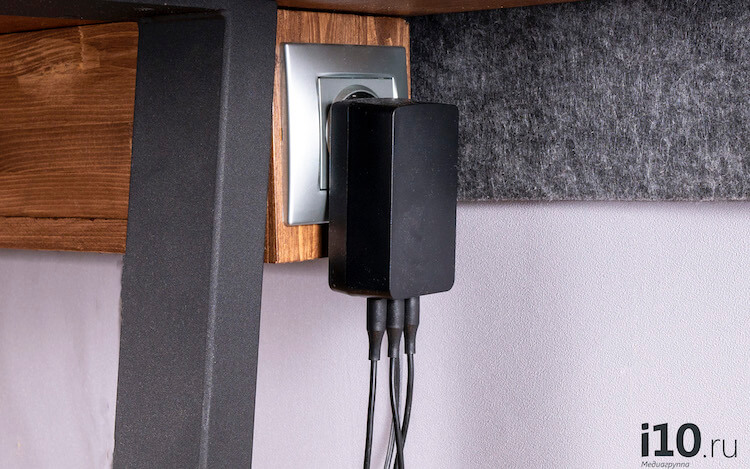 Аксессуары HomeKit. В этих системах продумано все. Даже то, что можно подключать до трех светильников в одну розетку. Такой блок питания идет в комплекте к набору из двух светильников. Аксессуары HomeKit. В этих системах продумано все. Даже то, что можно подключать до трех светильников в одну розетку. Такой блок питания идет в комплекте к набору из двух светильников. Фото.