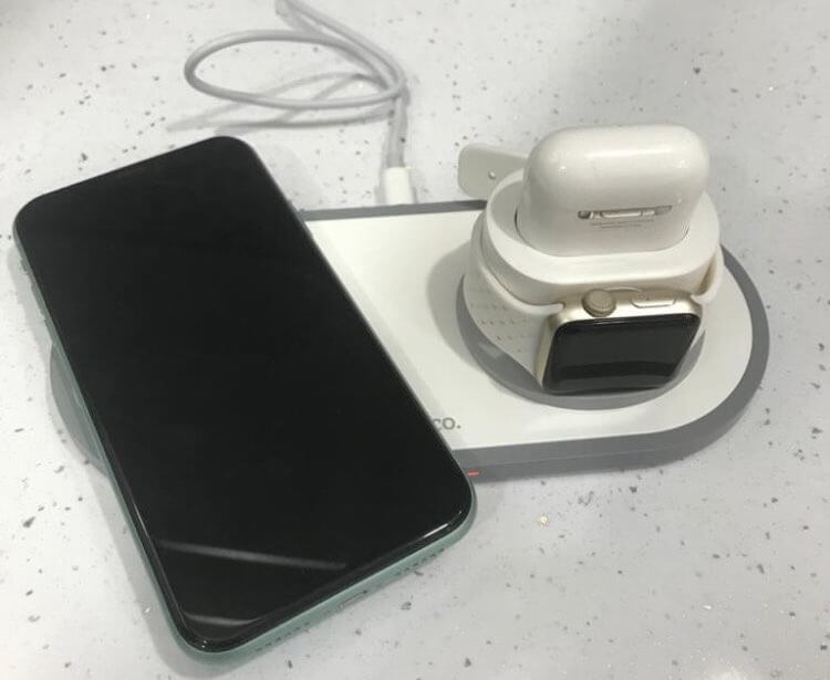Замена AirPower. Можно заряжать одновременно 3 устройства. Замена AirPower. Можно заряжать одновременно 3 устройства. Фото.