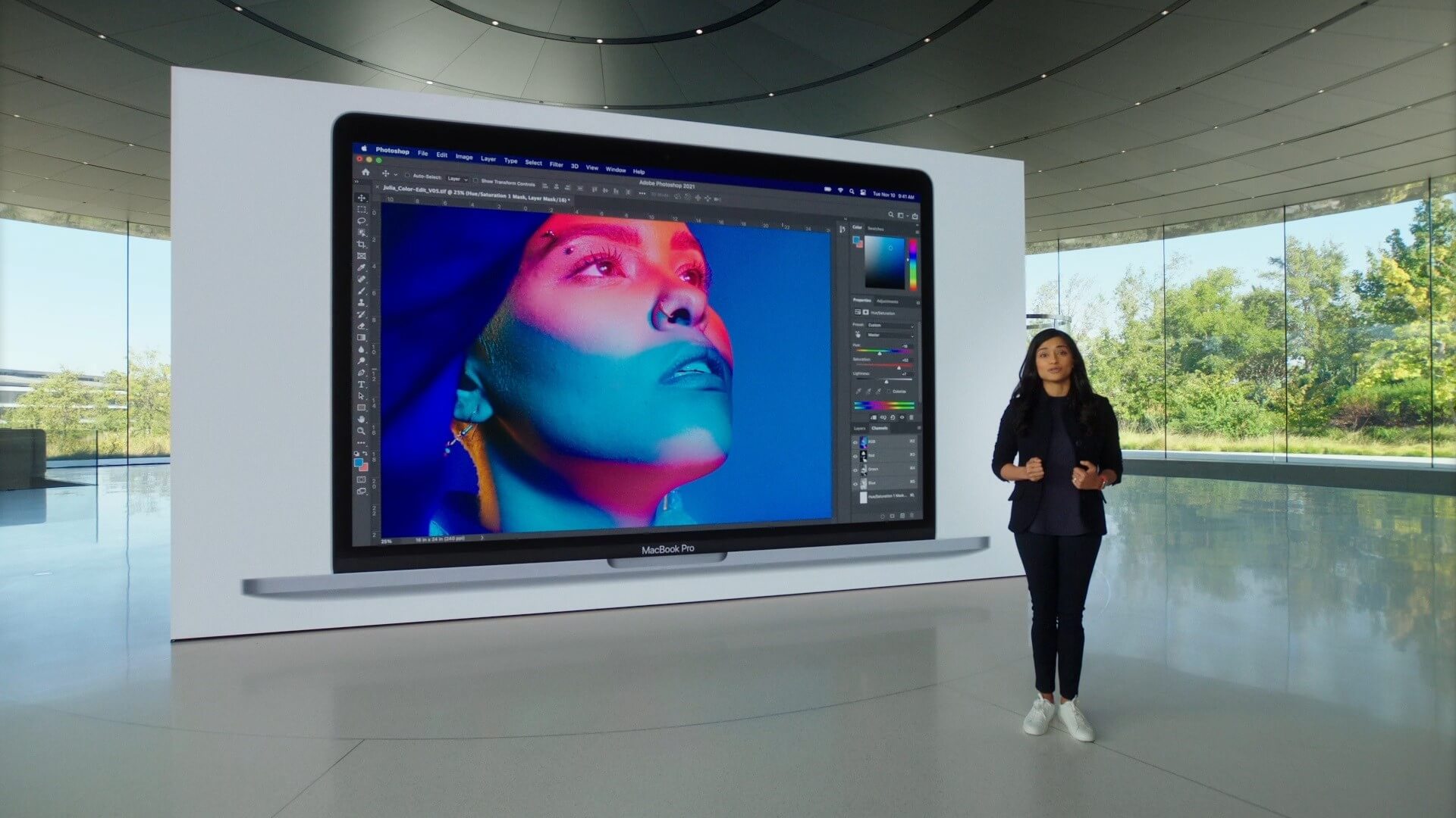 Apple представила новый MacBook Pro 13″ с процессором M1. Новый MacBook Pro получил ARM-процессор M1. Apple представила новый MacBook Pro 13″ с процессором M1. Новый MacBook Pro получил ARM-процессор M1. Фото.
