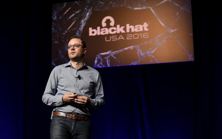 Уязвимости в iOS. Apple считала, что Corellium продаёт данные об уязвимостях в iOS, но суд не нашёл этому доказательств. Фото.