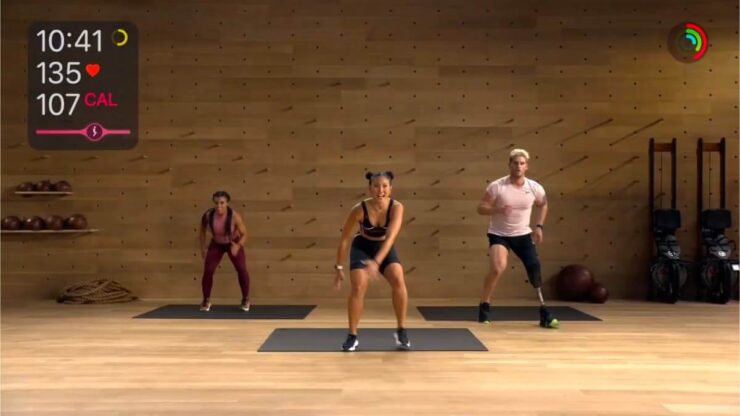 Apple Fitness+ — это новый фитнес-сервис Apple. Фото.