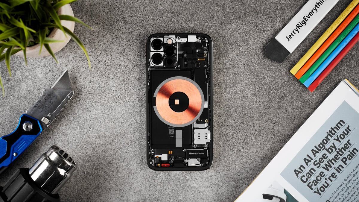 iPhone 12 всё-таки требует от Apple больших расходов, чем Xiaomi. Фото.