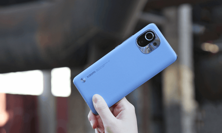 Почему iPhone стоит дороже Xiaomi. Xiaomi Mi 11 хорош всем, но это всё-таки Xiaomi. Фото.