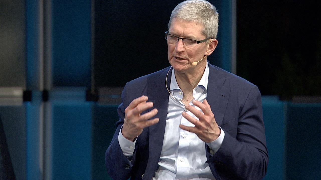 Тим Кук: об Apple Watch, пандемии COVID-19, AR и автомобилях. Фото.