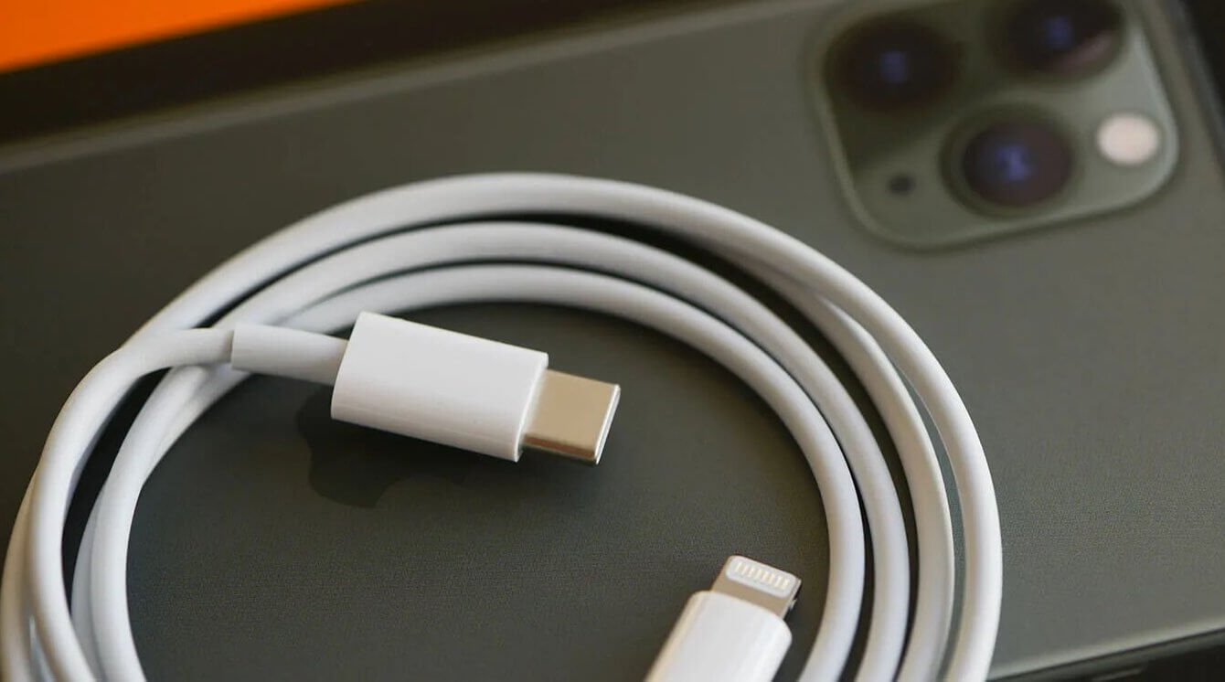 Apple не только нарастит ёмкость аккумуляторов iPhone 13, но и увеличит скорость их зарядки. Фото.