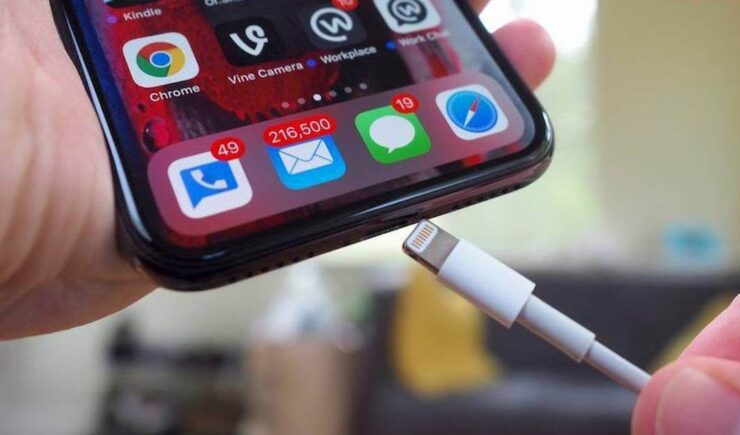 Отказ от кабеля Lightning в iPhone приведёт к массе проблем, которые не исчезнут сами собой. Фото.