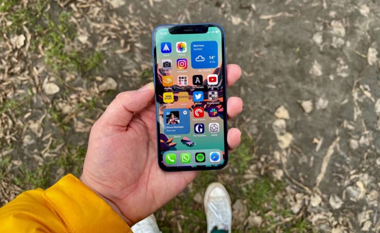 Что выйдет в 2021: iPhone 13 или iPhone 12s. iPhone 12s — это основной претендент на выход в 2021 году. Фото.