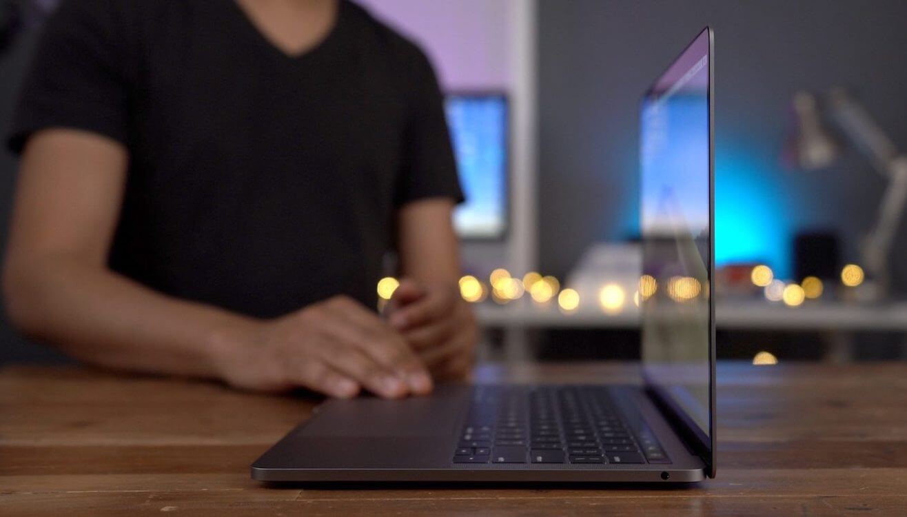 Apple расширила программу ремонта MacBook Pro с проблемными дисплеями. Фото.