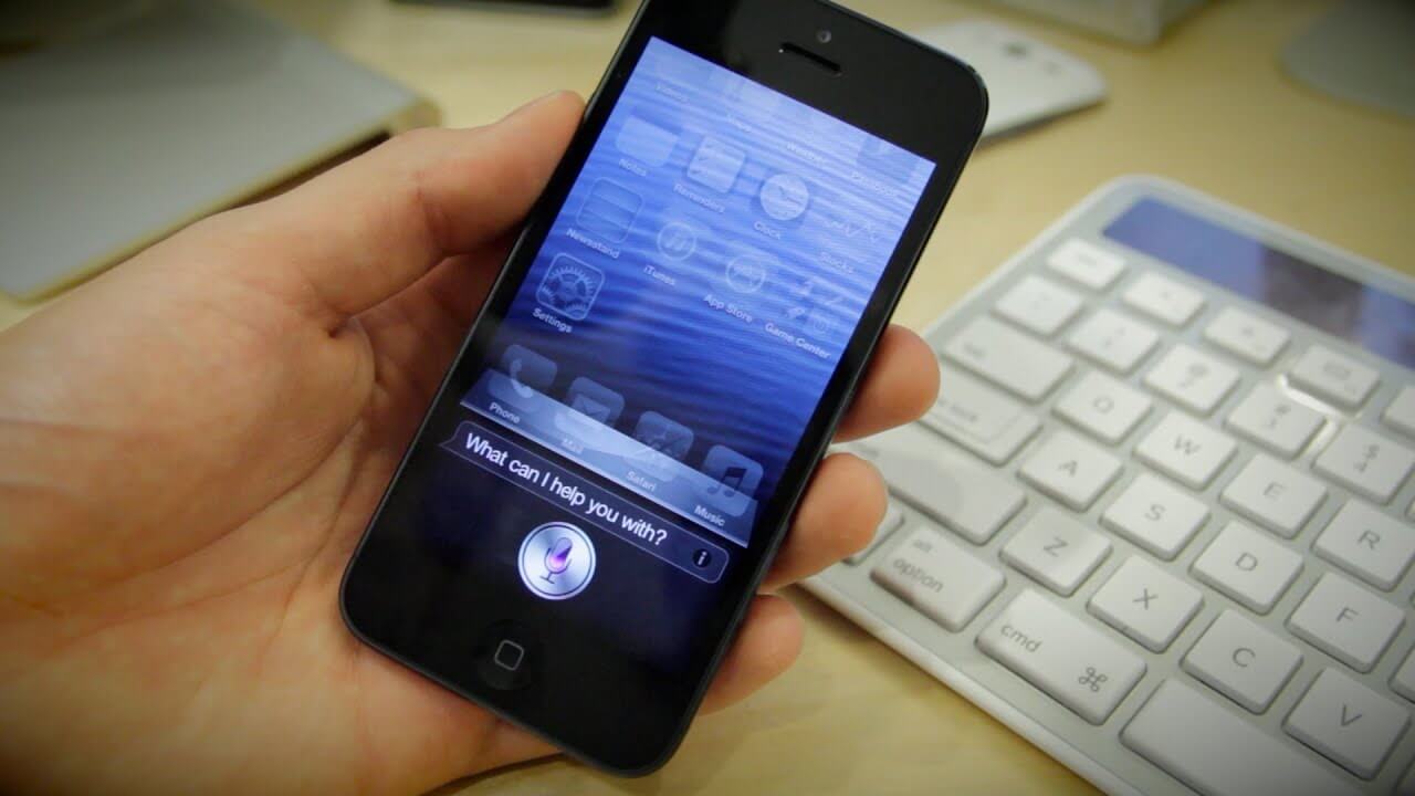 iOS 5 — Siri и Центр уведомлений. В России Siri не работала очень долго. Фото.