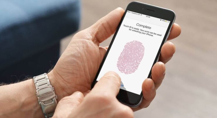 Когда iPhone защищён лучше всего. Самое безопасное состояние, в котором может находиться iPhone, — до первой разблокировки после включения. Фото.