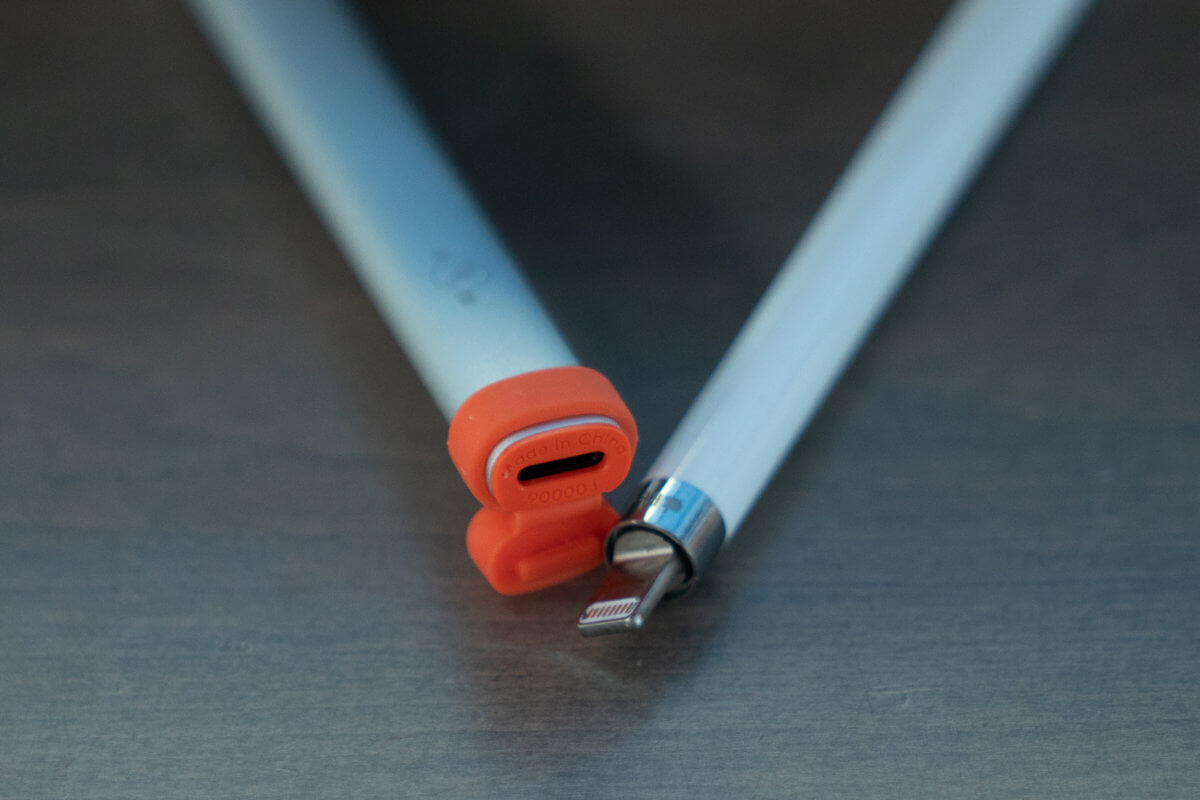 Артём Сутягин — Logitech Crayon. Заряжать его можно кабелем от того же айфона. Артём Сутягин — Logitech Crayon. Заряжать его можно кабелем от того же айфона. Фото.