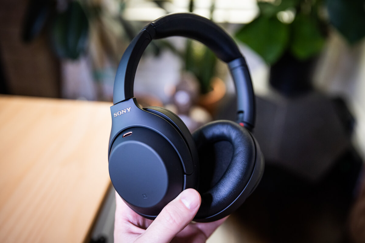 Михаил Королёв — беспроводные наушники с шумодавом Sony WH-1000XM4. Sony WH-1000XM4. Михаил Королёв — беспроводные наушники с шумодавом Sony WH-1000XM4. Sony WH-1000XM4. Фото.