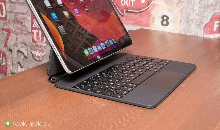 Зачем нам нужен дешёвый MacBook, когда есть iPad с клавиатурой. Фото.