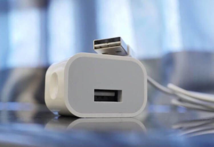 В Instagram миллионы объявлений по продаже поддельных зарядок для iPhone. Как Apple борется с ними. Фото.