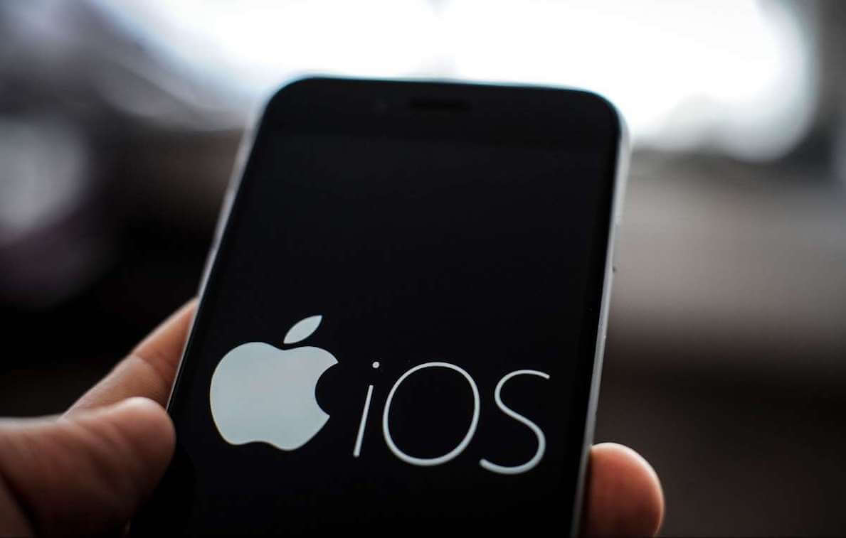 Apple решила выпускать для iOS обновления безопасности как на Android. Apple решила выпускать для iOS обновления безопасности как на Android. Фото.