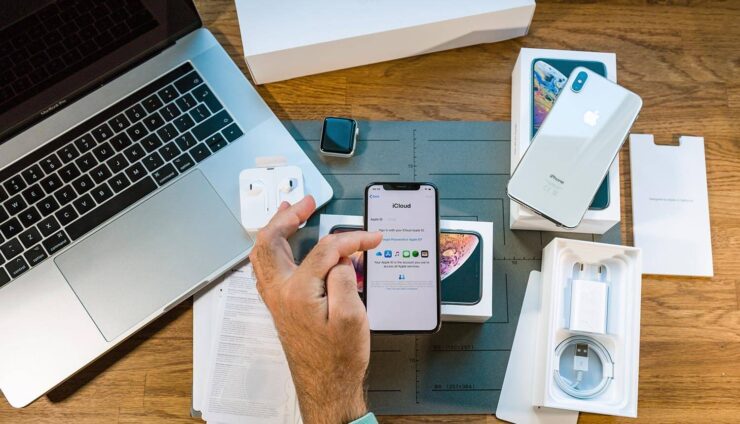 Чем отличаются новые iPhone от восстановленных. Если восстановленные устройства ничем не отличаются от новых, то почему Apple не продаёт их просто как новые, а помечает особым образом? Чем отличаются новые iPhone от восстановленных. Если восстановленные устройства ничем не отличаются от новых, то почему Apple не продаёт их просто как новые, а помечает особым образом? Фото.