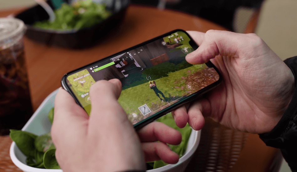 Fortnite могла бы остаться в App Store, если бы Epic Games вынесла оплату встроенных покупок на отдельный сайт. Фото.