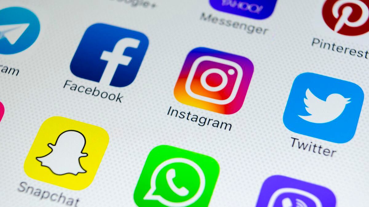 На самом деле все социальные приложения расходуют много ресурсов в фоновом режиме, а вы думаете, что проводите в них много времени. Фото.