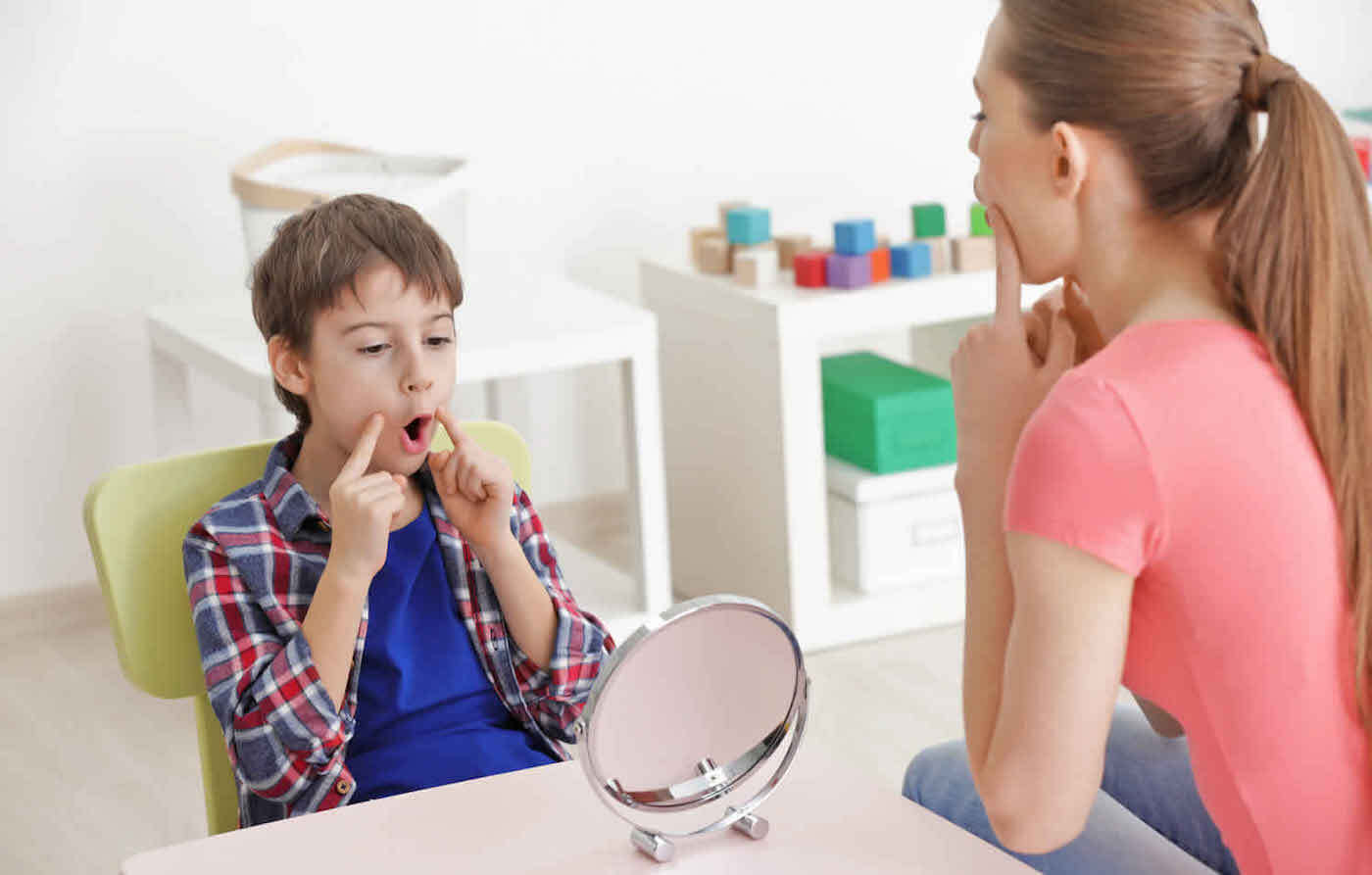 Исправление дефектов речи. Нарушение звукопроизношения — это распространённое расстройство, которое, однако, можно исправить. Исправление дефектов речи. Нарушение звукопроизношения — это распространённое расстройство, которое, однако, можно исправить. Фото.