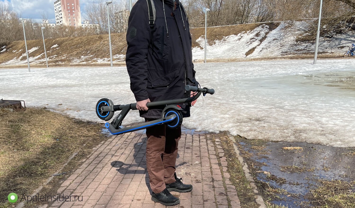 Обзор самоката Segway-Ninebot eKickScooter Zing E10. И взять с собой, если, например, на дорожке ещё лежит снег. Обзор самоката Segway-Ninebot eKickScooter Zing E10. И взять с собой, если, например, на дорожке ещё лежит снег. Фото.