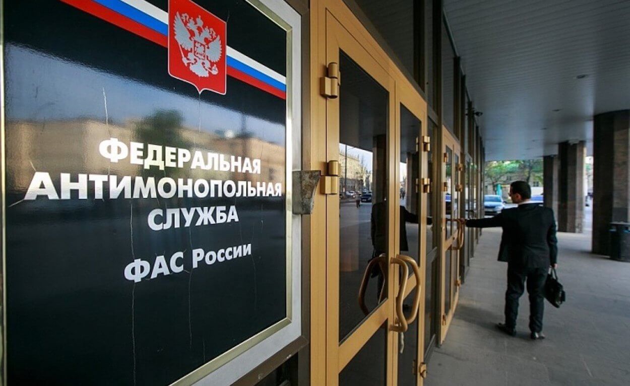 Apple хочет помириться с ФАС, или Почему компания идёт на уступки российским властям. Фото.