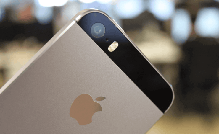 Почему Android-смартфоны не обновляются. Даже семилетний iPhone 5s продолжает время от времени получать свежие обновления, в отличие от многих двухлетних Android-смартфонов. Фото.