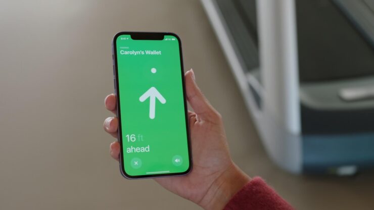 Работает ли AirTag в России. К сожалению, в России искать AirTag с помощью Ultra Wideband нельзя. Фото.