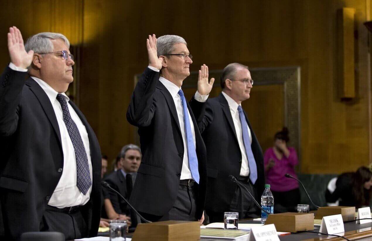 Адвокаты Apple подают Android как небезопасную и неудобную платформу из-за обилия магазинов приложений. Фото.