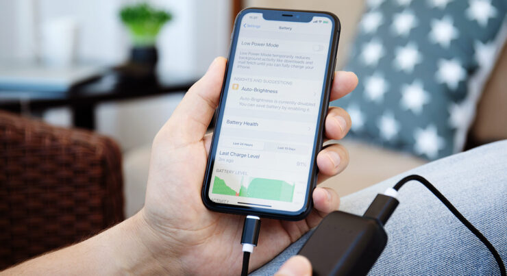 Помимо перегрева и быстрой разрядки, пользователи заметили снижение остаточной ёмкости аккумуляторов. Фото.