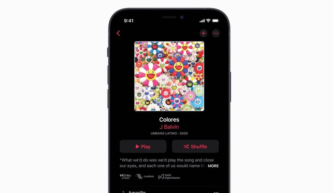 Отличить трек в высоком качестве от обычного можно по значку Dolby Atmos. Фото.