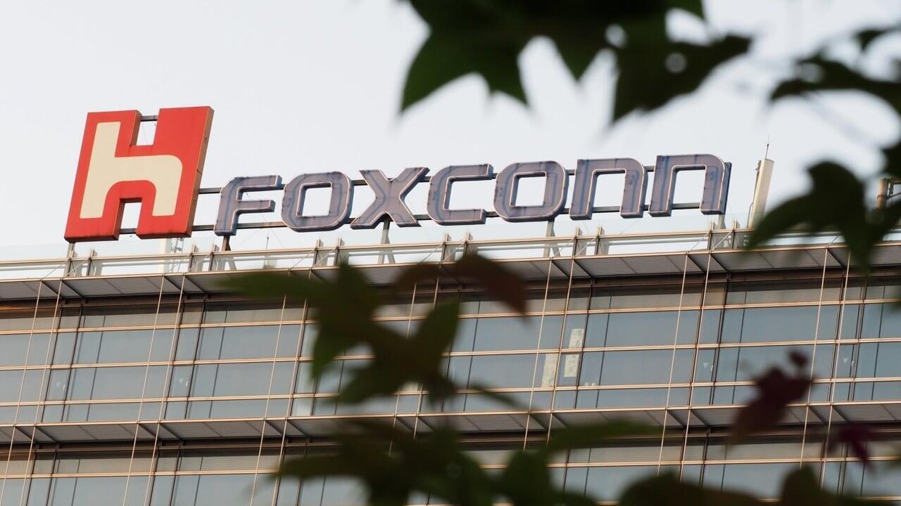 Почему возник дефицит микросхем? Проблемы не только у Foxconn. Почему возник дефицит микросхем? Проблемы не только у Foxconn. Фото.