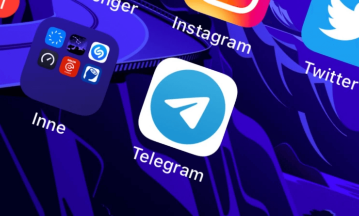 Когда Дуров тестирует Telegram для iOS, он поражается, насколько iPhone отстали от тенденций рынка. Фото.