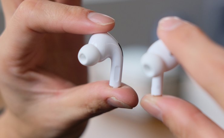 Датчики здоровья в AirPods. В AirPods уже есть достаточно датчиков, чтобы определять различные жизненно важные показатели. Фото.