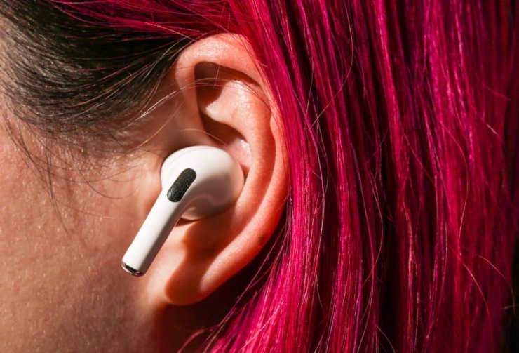 В Apple рассказали, что изменится в новых AirPods. AirPods смогут отслеживать состояние здоровья пользователя. Но потом. Фото.