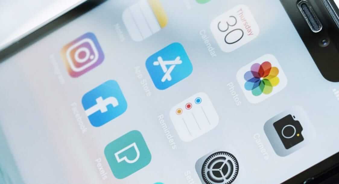 Apple рассказала, что будет, если она разрешит аналоги App Store. Фото.