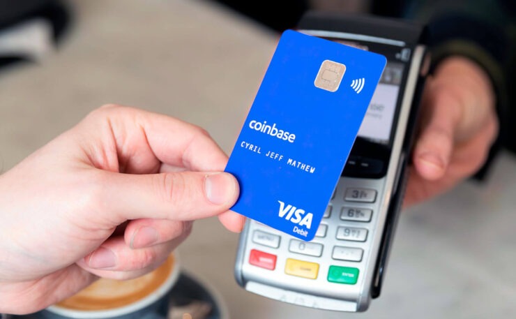 У Coinbase есть своя дебетовая карта. Правда, в России она пока недоступна. Фото.