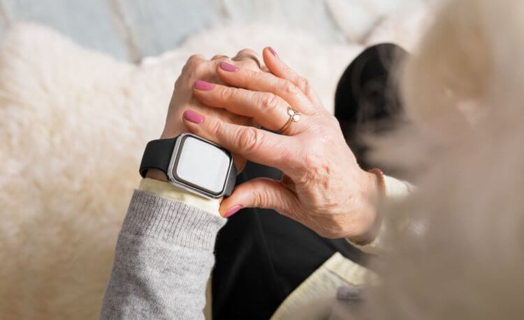 Apple Watch и болезнь Альцгеймера. Выявлять деменцию и болезнь Альцгеймера с помощью гаджетов оказалось проще. Apple Watch и болезнь Альцгеймера. Выявлять деменцию и болезнь Альцгеймера с помощью гаджетов оказалось проще. Фото.
