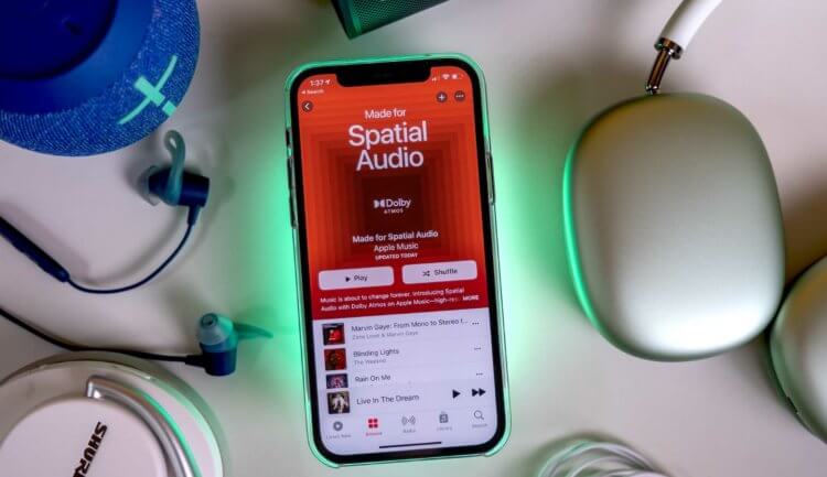 Нет AirPods? Не проблема. Как слушать Spatial Audio в Apple Music на любых наушниках. Фото.