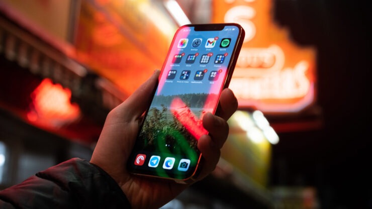 Почему айфон стал работать медленнее. Ваш iPhone стал работать медленнее? Всё дело в проблемных обновлениях. Фото.