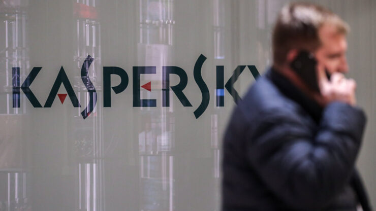 Суд Apple в России. Apple оштрафовали именно по жалобе Лаборатории Касперского. Посмотрим, чьи агенты влияния во власти окажутся сильнее. Суд Apple в России. Apple оштрафовали именно по жалобе Лаборатории Касперского. Посмотрим, чьи агенты влияния во власти окажутся сильнее. Фото.