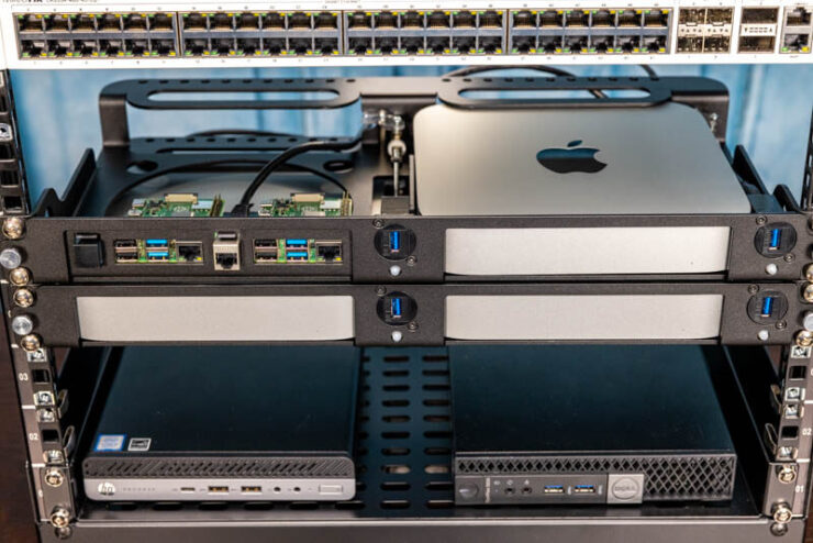 Mac mini покпают не только для серверного использования, но и для бытового. Фото.