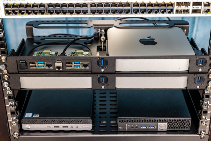 Mac mini покпают не только для серверного использования, но и для бытового. Фото.