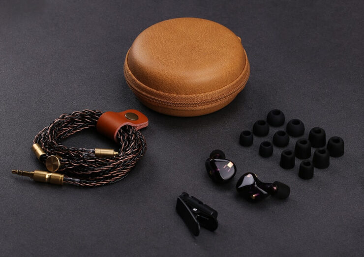 Арматурные наушники с Алиэкспресс. В целом комплект поставки у них очень богатый. Арматурные наушники с Алиэкспресс. В целом комплект поставки у них очень богатый. Фото.